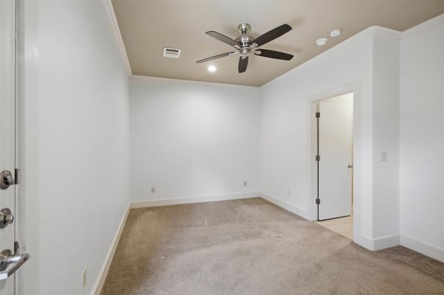 1315 W Anderson LN A, Austin, TX 78757