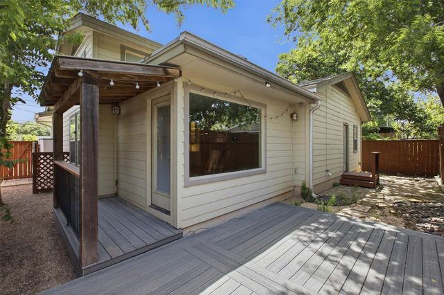 1315 W Anderson LN A, Austin, TX 78757