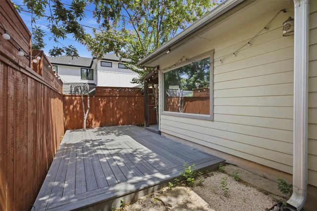 1315 W Anderson LN A, Austin, TX 78757