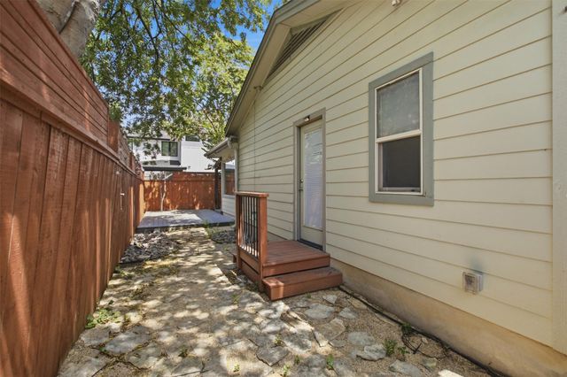 1315 W Anderson LN A, Austin, TX 78757