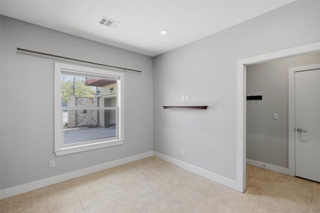 1315 W Anderson LN A, Austin, TX 78757