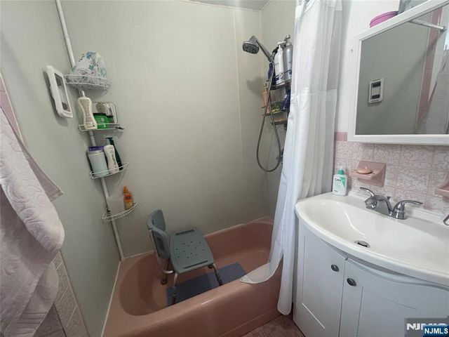 126 69th, Guttenberg, NJ 07093