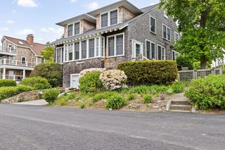 4 Glover Ave, Hull, MA 02045