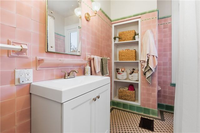 236 W Pike Street, Canonsburg, PA 15317