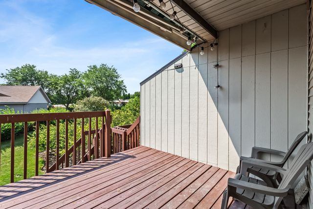 933 W Essex Place, Arlington Heights, IL 60004