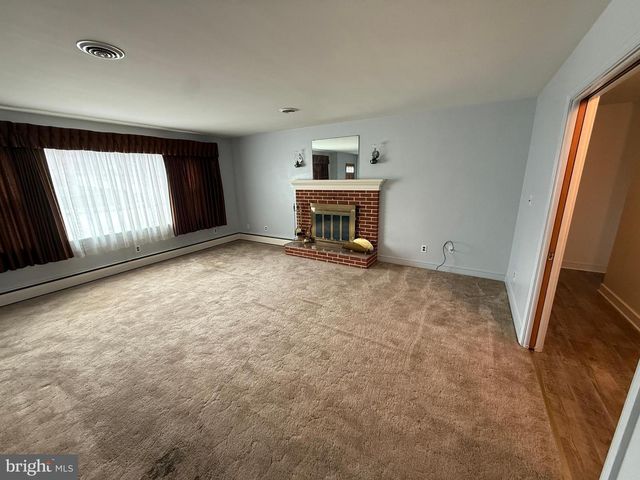 300 N FRANKLIN STREET, Waynesboro, PA 17268