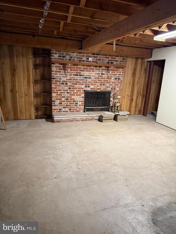 300 N FRANKLIN STREET, Waynesboro, PA 17268