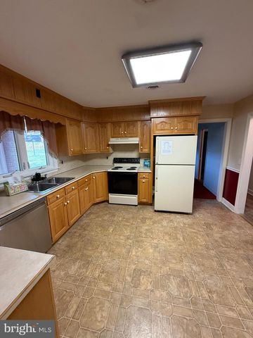 300 N FRANKLIN STREET, Waynesboro, PA 17268