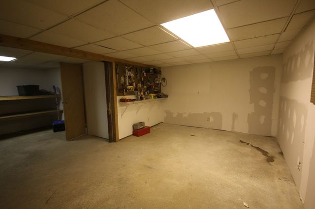 192 Grandview Ave, West Springfield, MA 01089