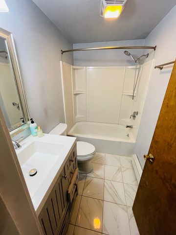 192 Grandview Ave, West Springfield, MA 01089