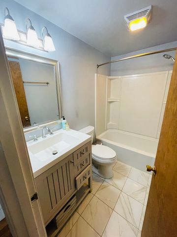 192 Grandview Ave, West Springfield, MA 01089