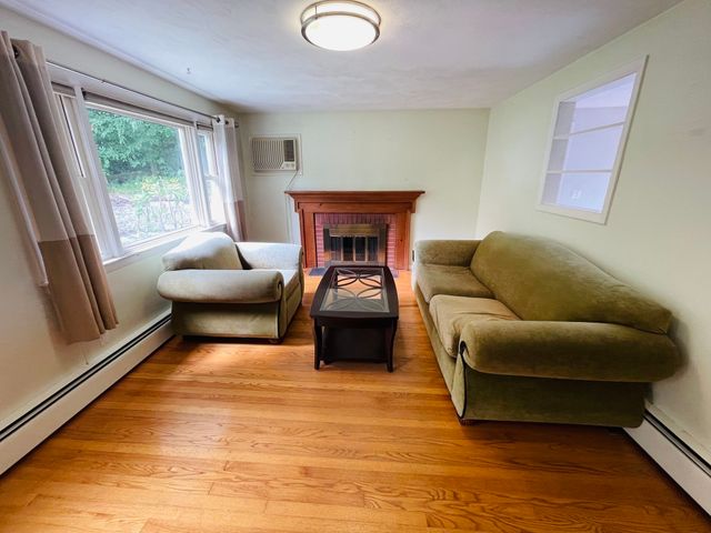 192 Grandview Ave, West Springfield, MA 01089