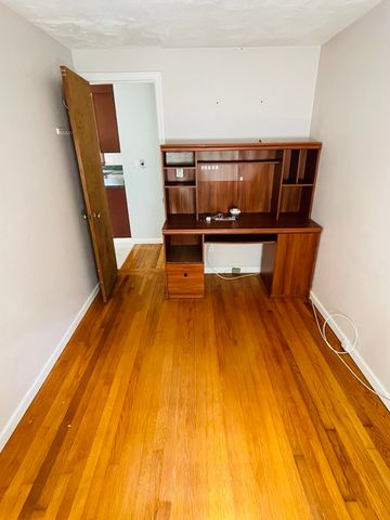 192 Grandview Ave, West Springfield, MA 01089