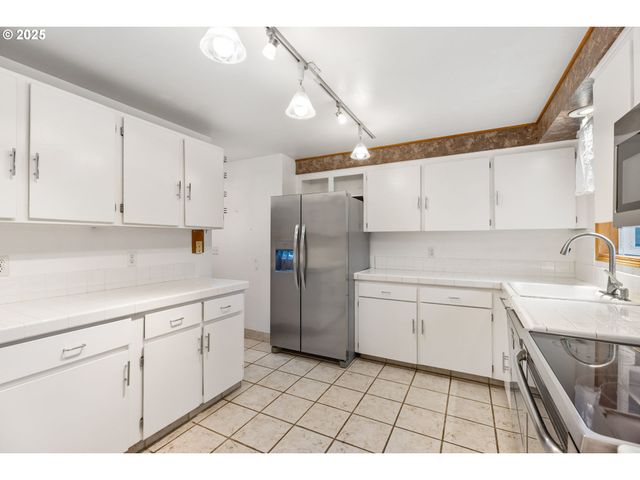 17130 Sw BAKER St, Beaverton, OR 97007