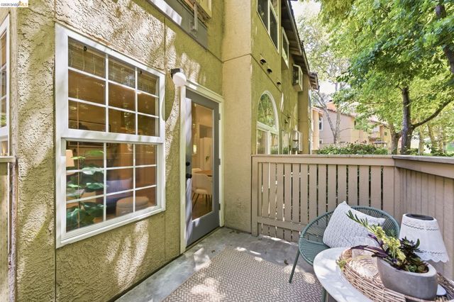 605 Forest Run, Hercules, CA 94547
