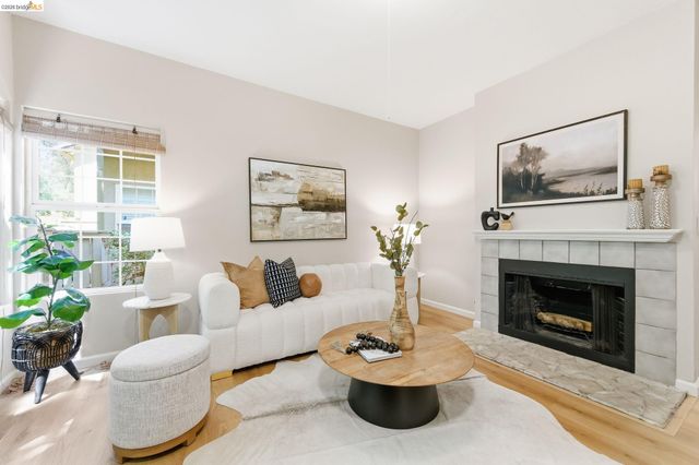 605 Forest Run, Hercules, CA 94547