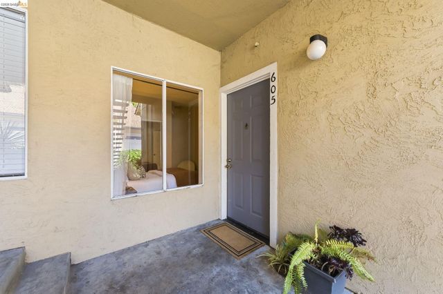 605 Forest Run, Hercules, CA 94547
