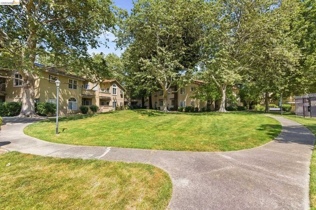 605 Forest Run, Hercules, CA 94547