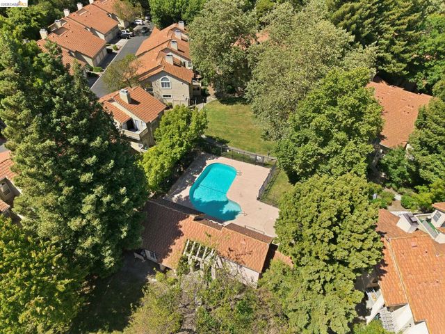 605 Forest Run, Hercules, CA 94547