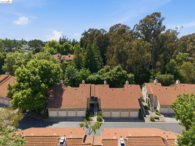 605 Forest Run, Hercules, CA 94547