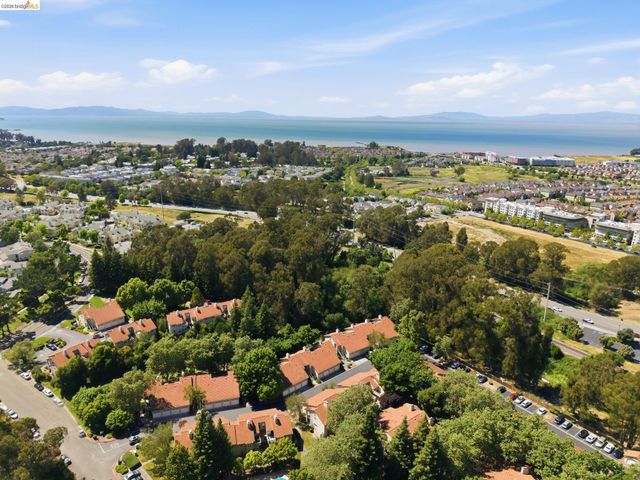 605 Forest Run, Hercules, CA 94547