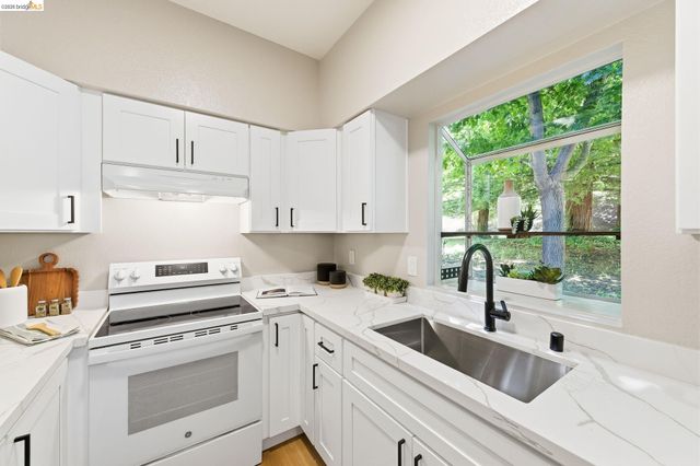 605 Forest Run, Hercules, CA 94547