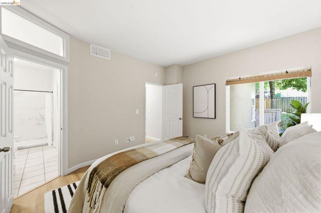 605 Forest Run, Hercules, CA 94547