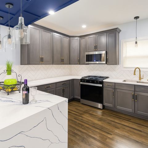 949 N Lockwood Avenue, Chicago, IL 60651