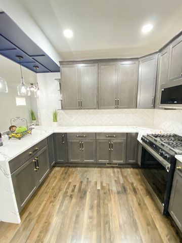 949 N Lockwood Avenue, Chicago, IL 60651