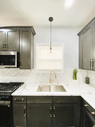 949 N Lockwood Avenue, Chicago, IL 60651