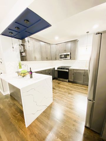 949 N Lockwood Avenue, Chicago, IL 60651