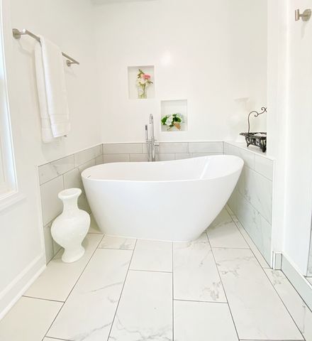 949 N Lockwood Avenue, Chicago, IL 60651