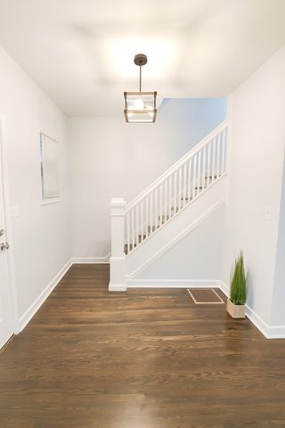 949 N Lockwood Avenue, Chicago, IL 60651