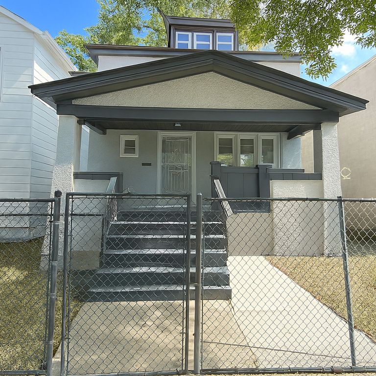 949 N Lockwood Avenue, Chicago, IL 60651