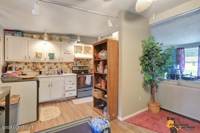 1735 Sanya Circle, Anchorage, AK 99508