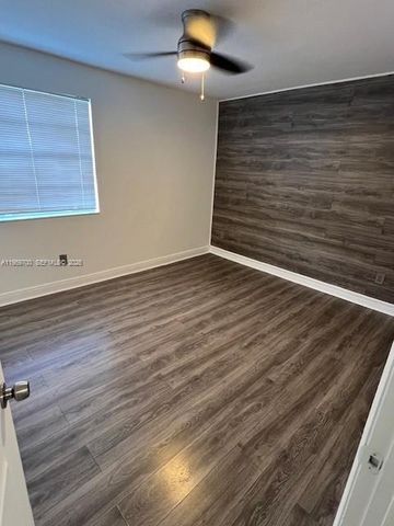 18336 NW 68th Ave E, Hialeah, FL 33015