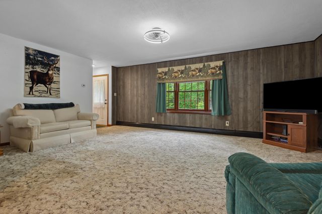 13 Seyah Road, Shelburne, NH 03581