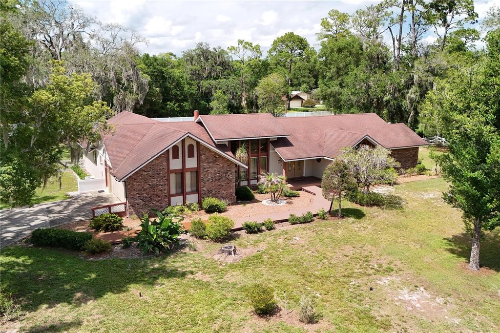 Image 2 of property listing at 338 ROCKWELL CIRCLE, Lake Mary, FL 32746