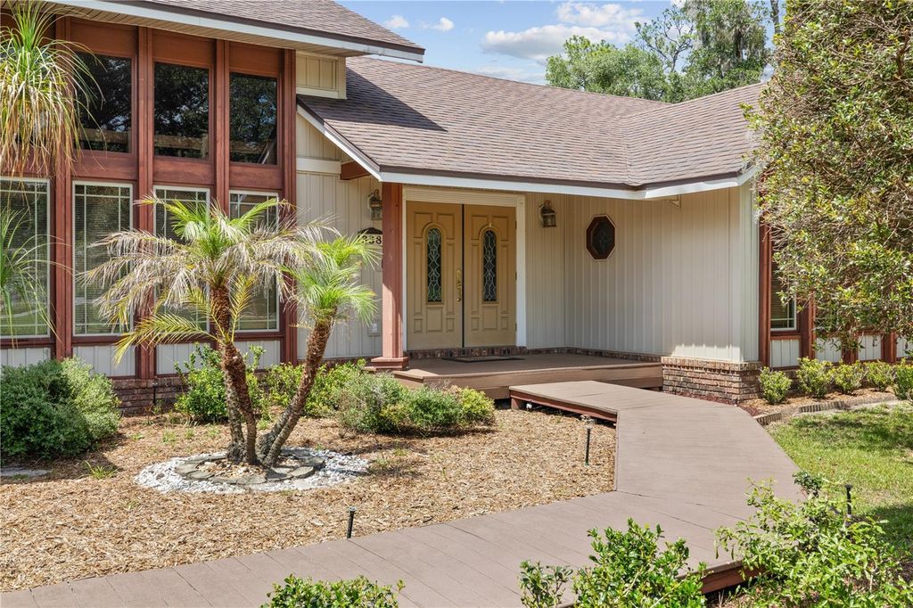 Image 3 of property listing at 338 ROCKWELL CIRCLE, Lake Mary, FL 32746
