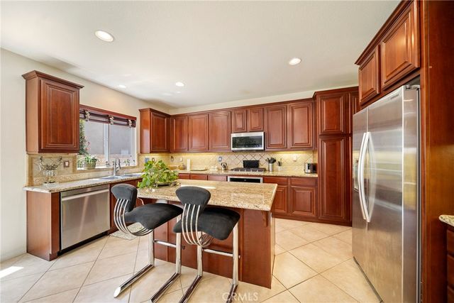 28618 Gabrial Place, Saugus, CA 91390