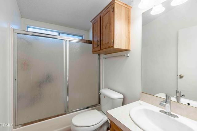 9205 Eastwind Circle, Bakersfield, CA 93306