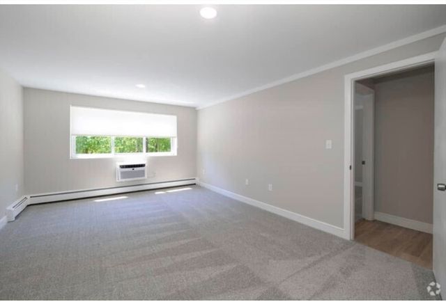 1 Stonehill 4B, Stoneham, MA 02180