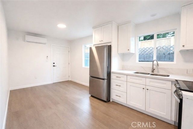 6907 Noble, Van Nuys (los Angeles), CA 91405