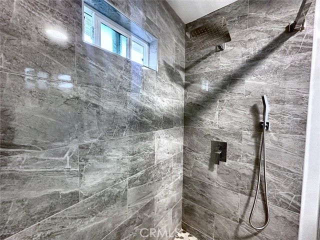 6907 Noble, Van Nuys (los Angeles), CA 91405