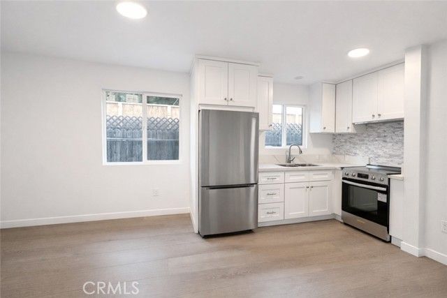 6907 Noble, Van Nuys (los Angeles), CA 91405