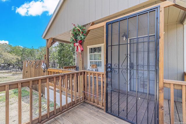 1353 Brushy Creek Dr, Lakehills, TX 78063