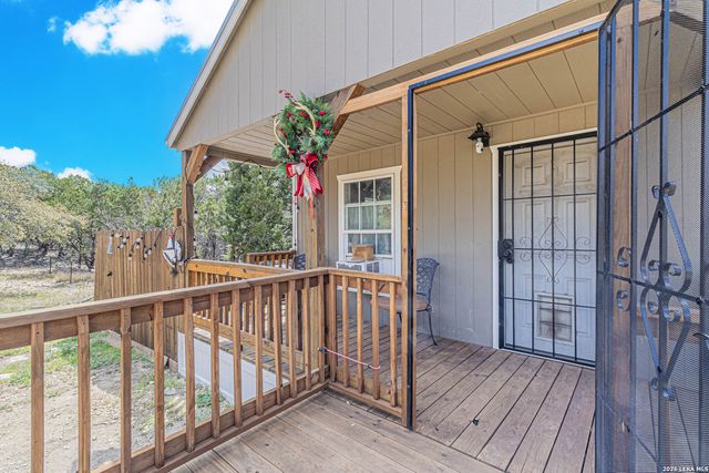1353 Brushy Creek Dr, Lakehills, TX 78063