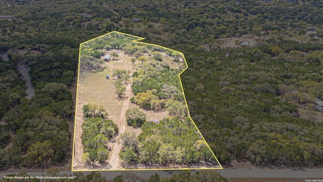 1353 Brushy Creek Dr, Lakehills, TX 78063