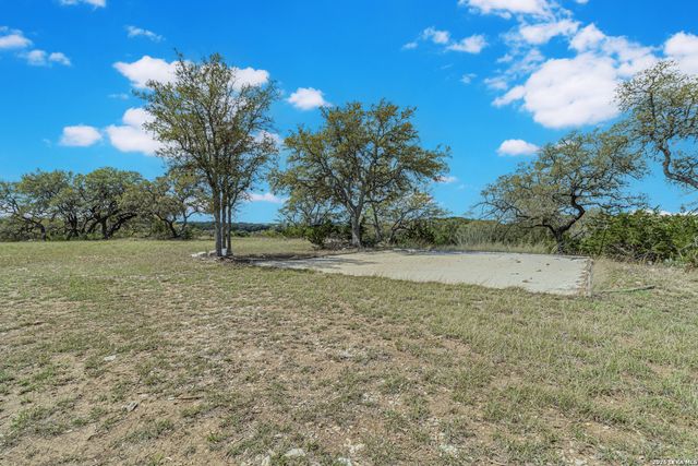 1353 Brushy Creek Dr, Lakehills, TX 78063
