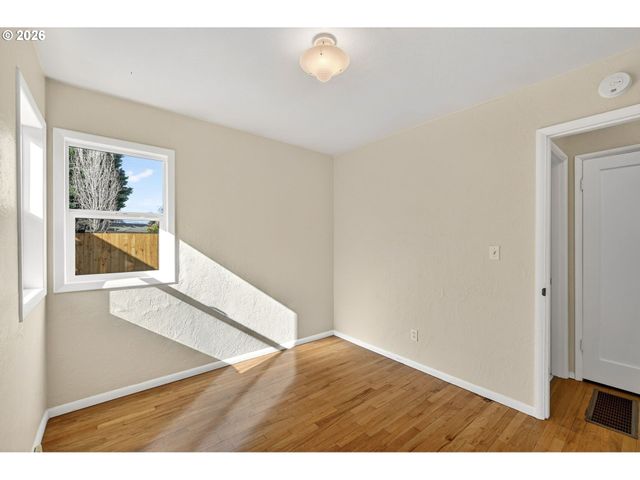 135 Ne 55TH Ave, Portland, OR 97213